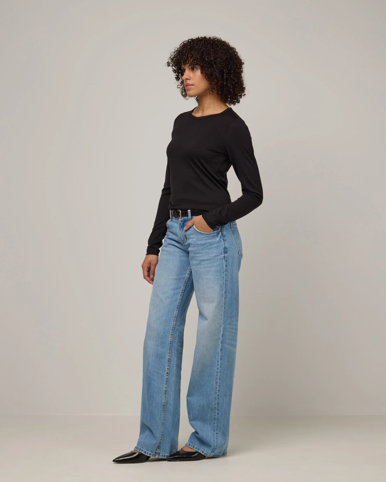 Sloan Signature Fitted Tee - Image 4