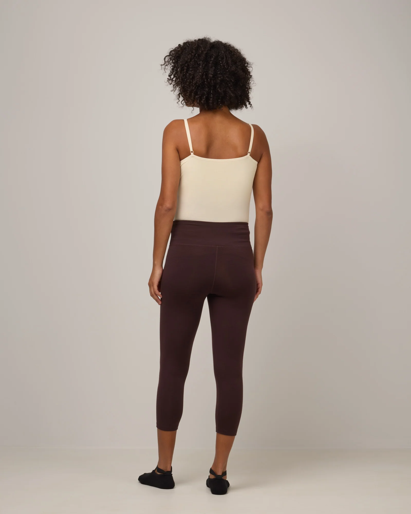 Summit Crop Legging - Image 4