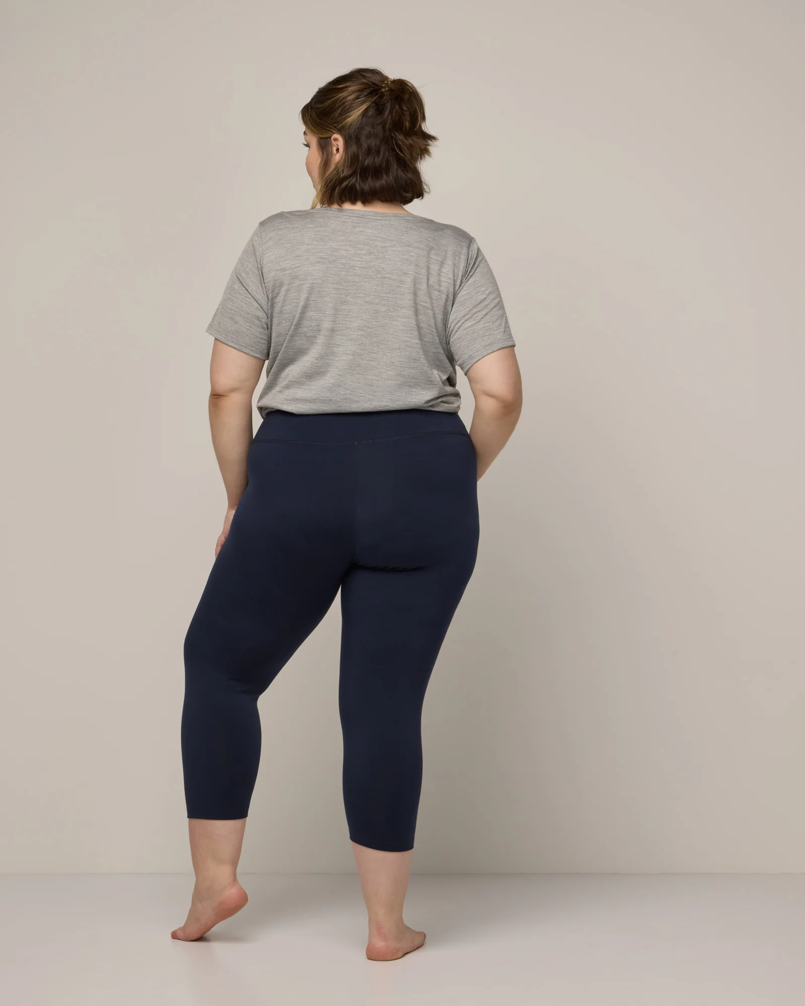 Summit Crop Legging - Image 3