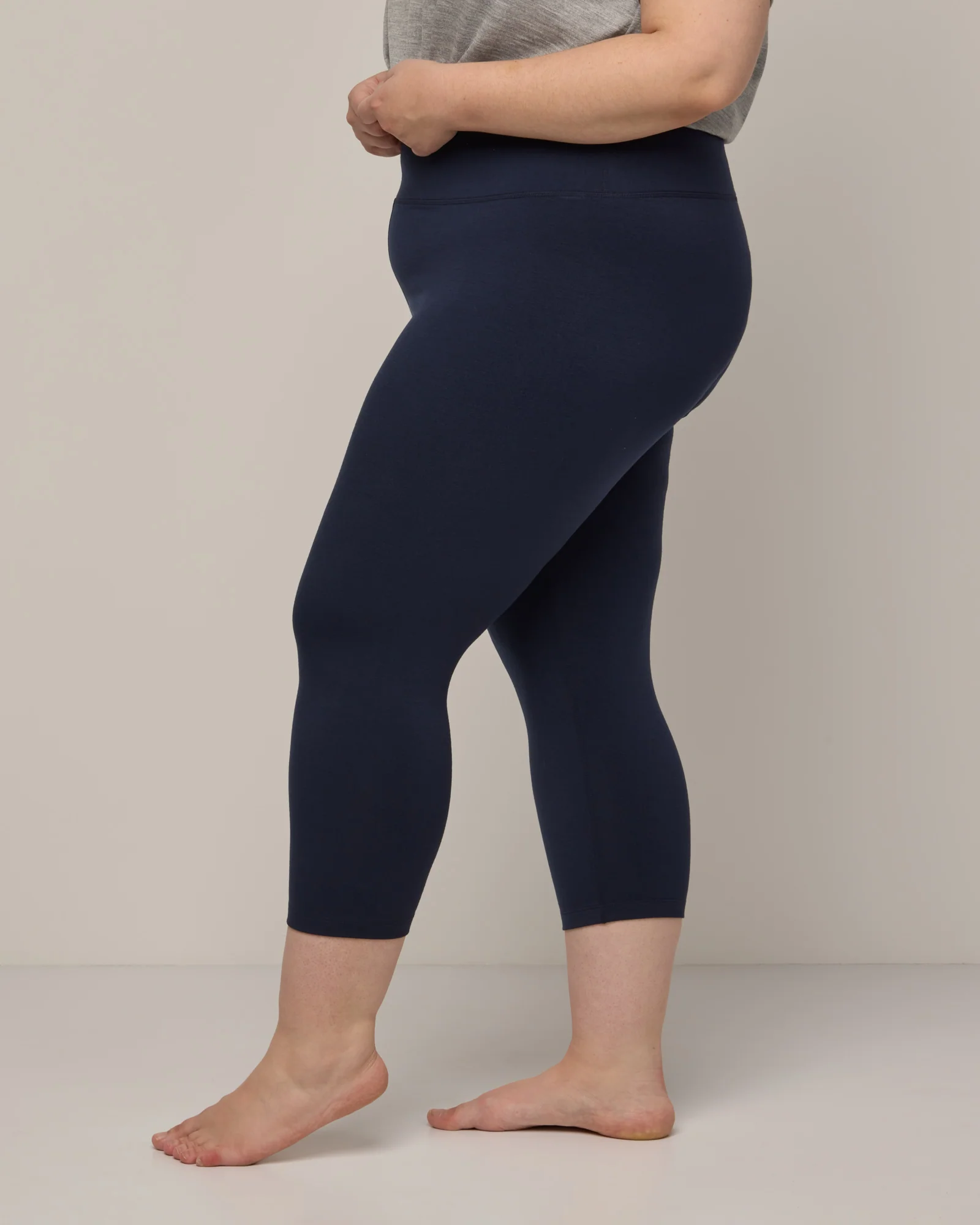 Summit Crop Legging - Image 4