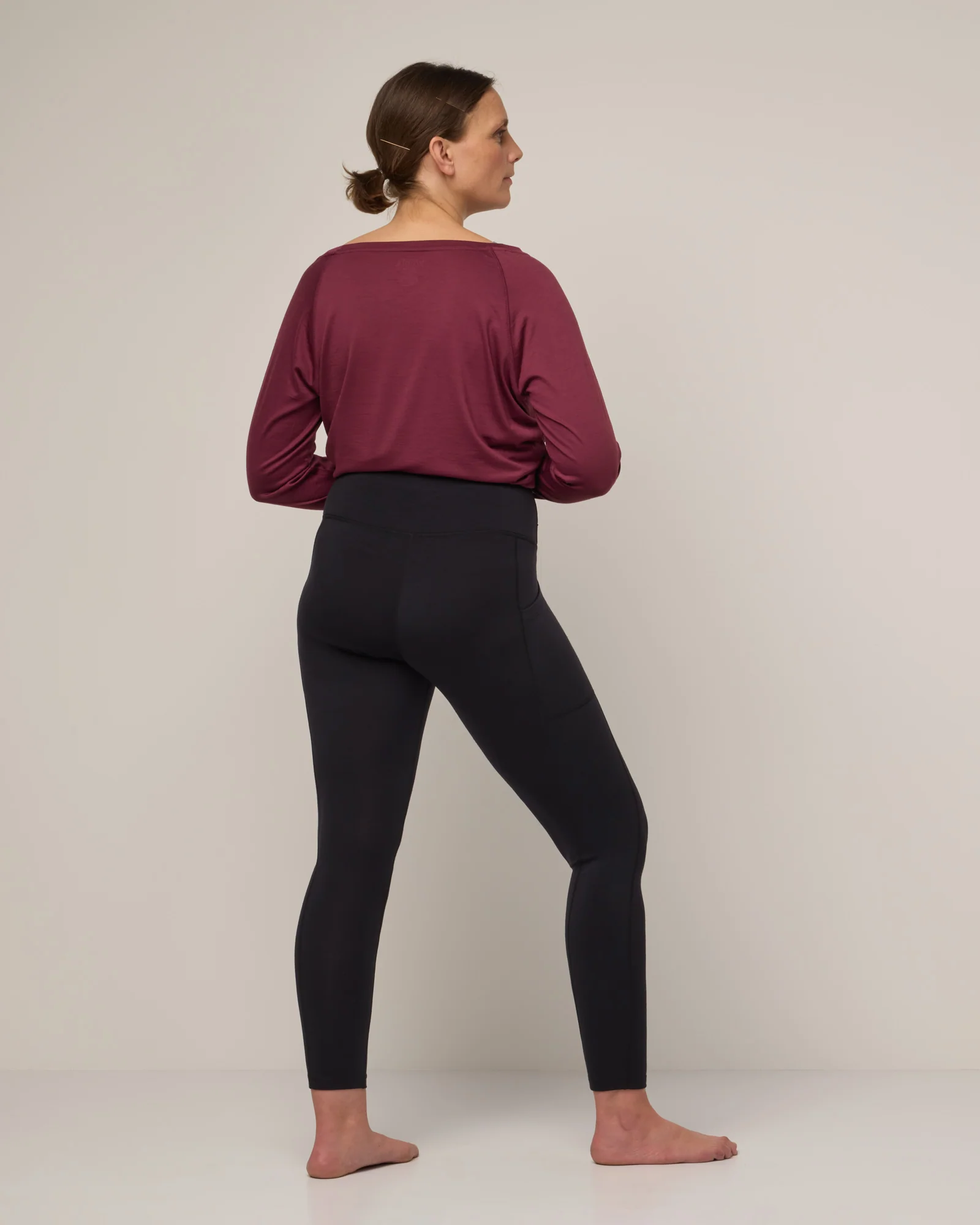 Summit Pocket Legging - Image 3
