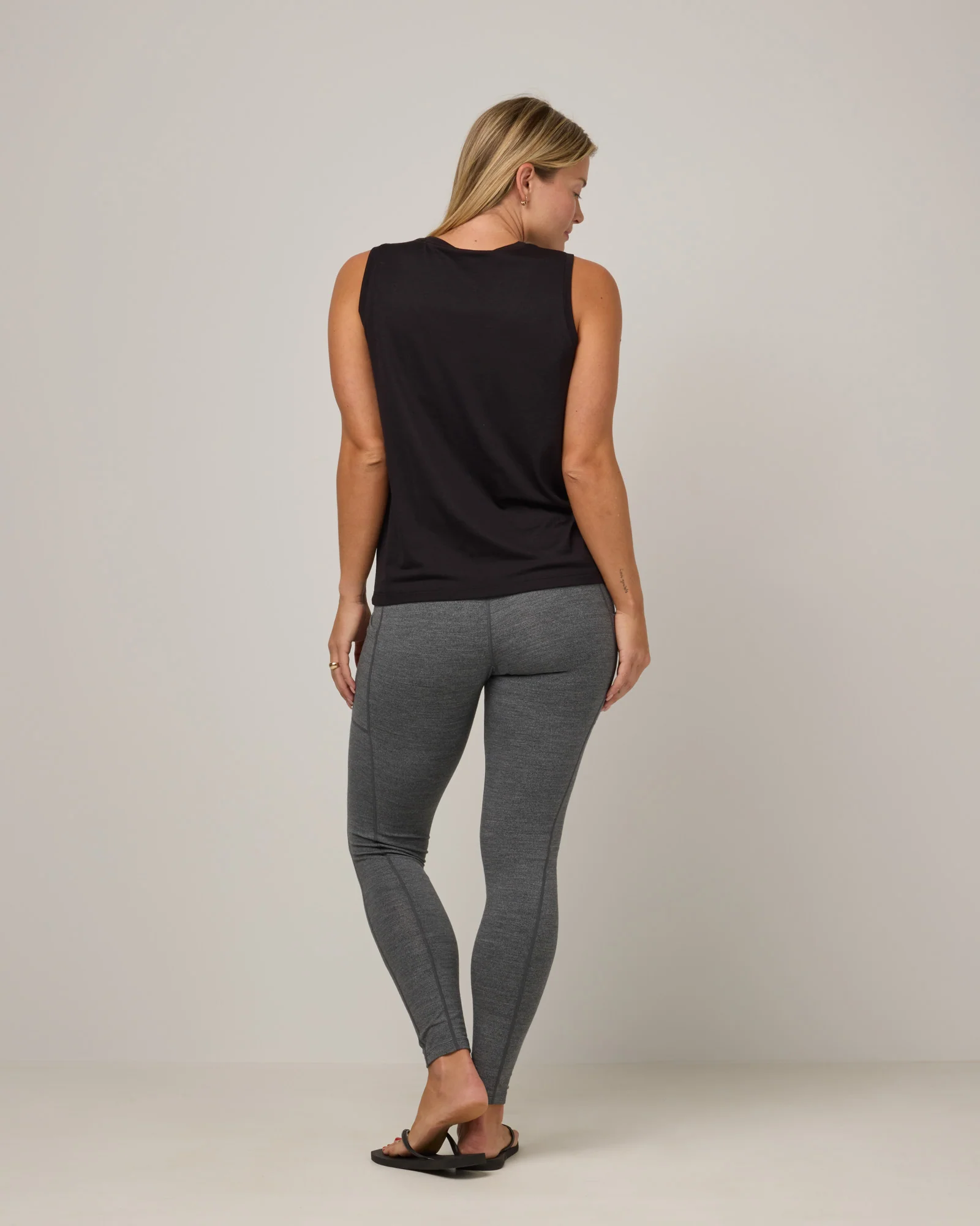 Summit Pocket Legging - Image 3