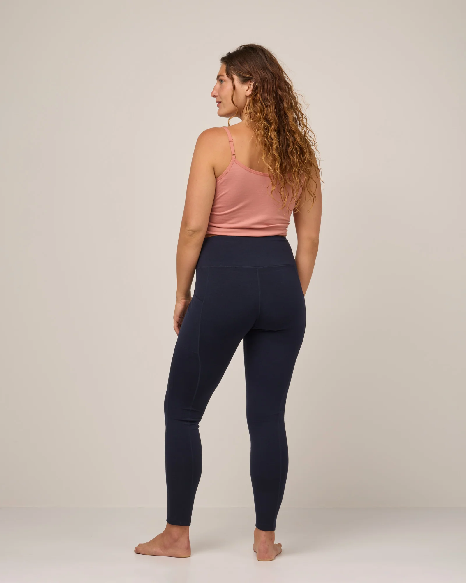 Summit Pocket Legging - Image 4