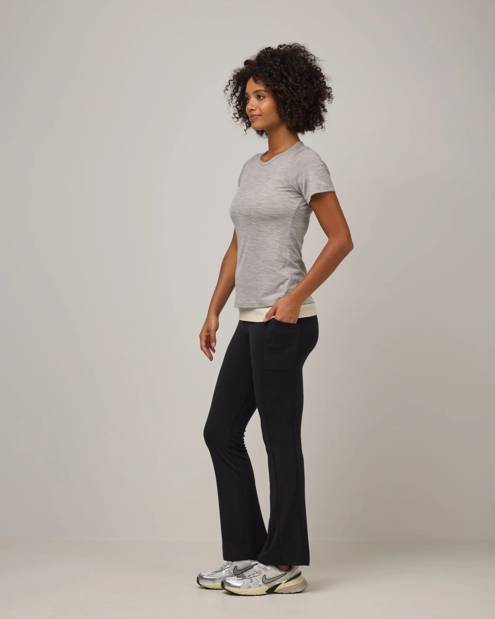 Summit Straight Cut Pocket Legging - Image 3