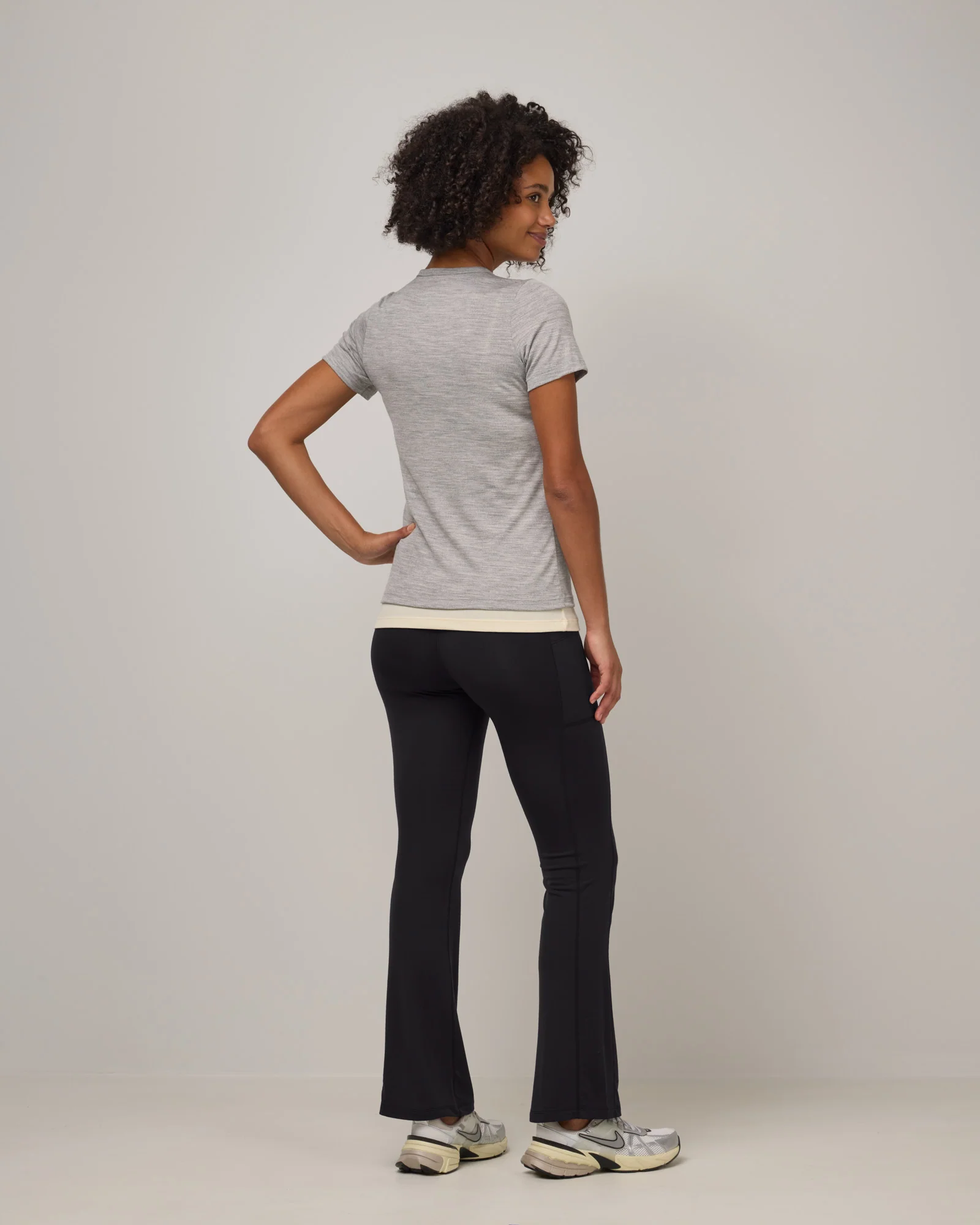 Summit Straight Cut Pocket Legging - Image 4